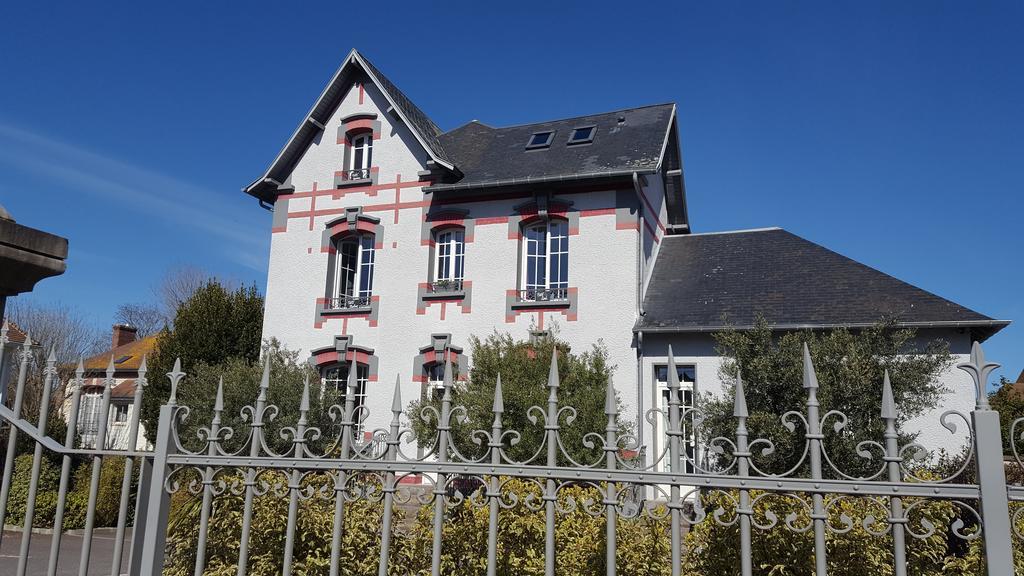 Le Manoir D'A Cote Hotel Courseulles-sur-Mer Kültér fotó